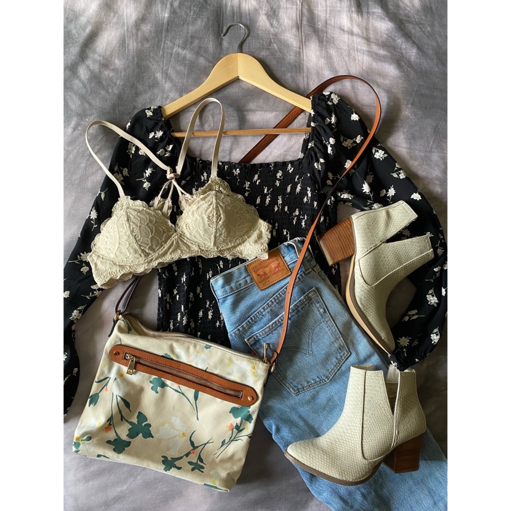 Floral Crossbody Purse - Picture 5 of 9